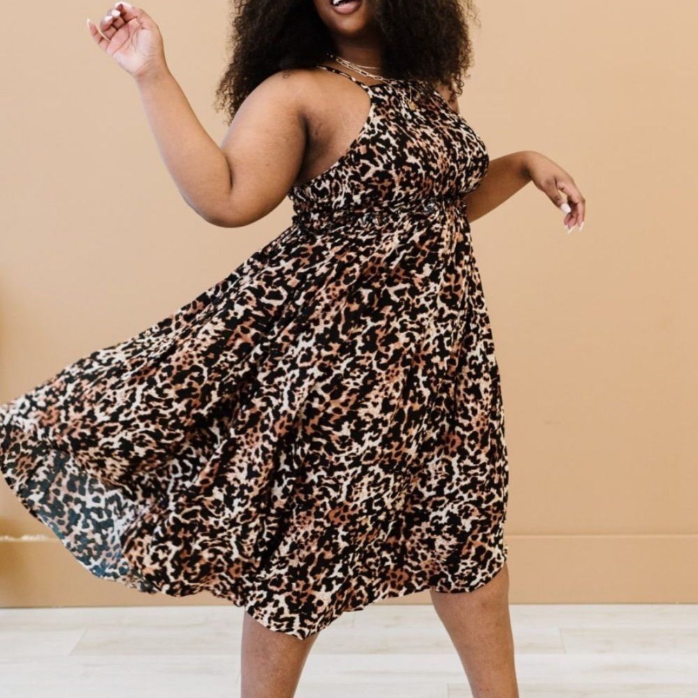 New! 💕 ODDI Animal Talk Leopard Print Midi Dress - Picture 2 of 9